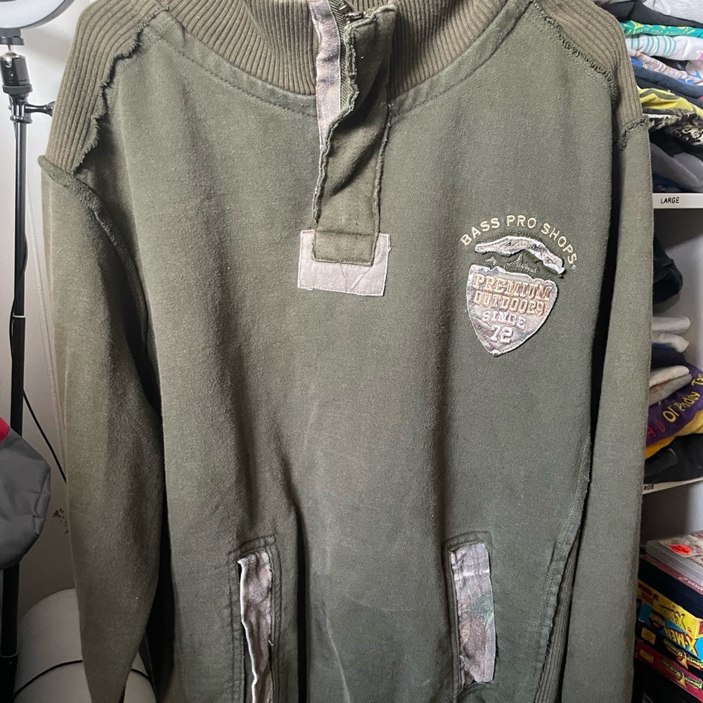 Bass Pro Shop sweater
